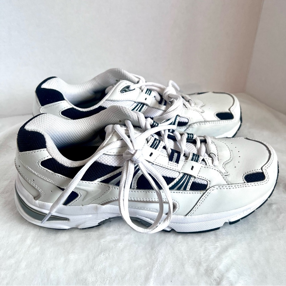 Vionic Men's  White/Navy Leather Walker Sneakers Size 8.5